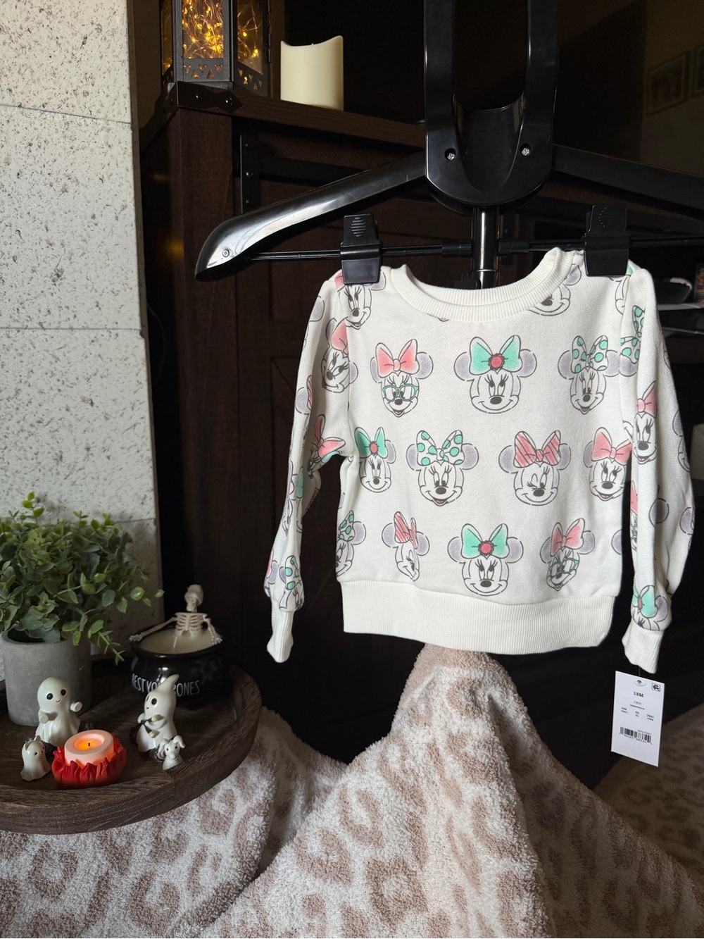 Disney Minnie Mouse Allover Print Sweatshirt (18mo) NWT
